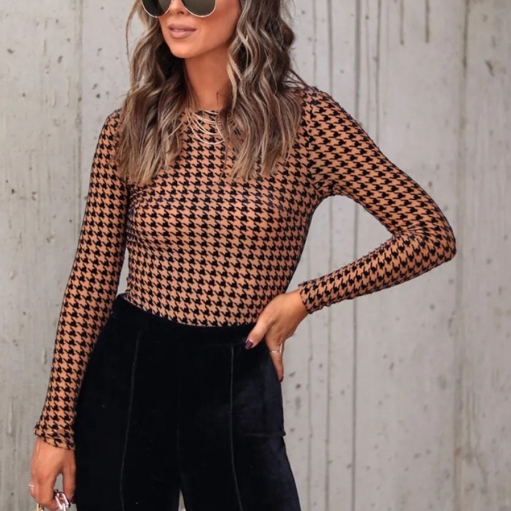 The sold out VICI All The Craze Velvet Mesh Houndstooth Bodysuit 🤎🖤 - Picture 11 of 15